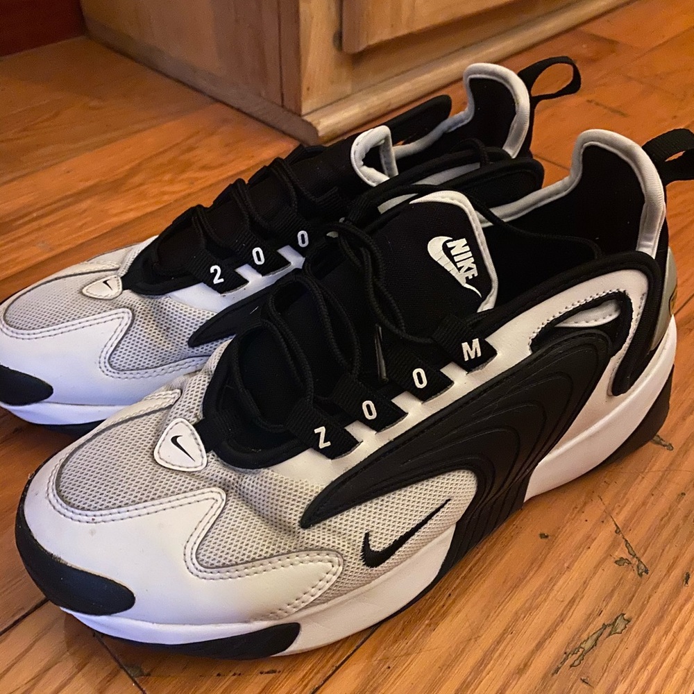 Nike women’s sneakers Nike soon 7.5